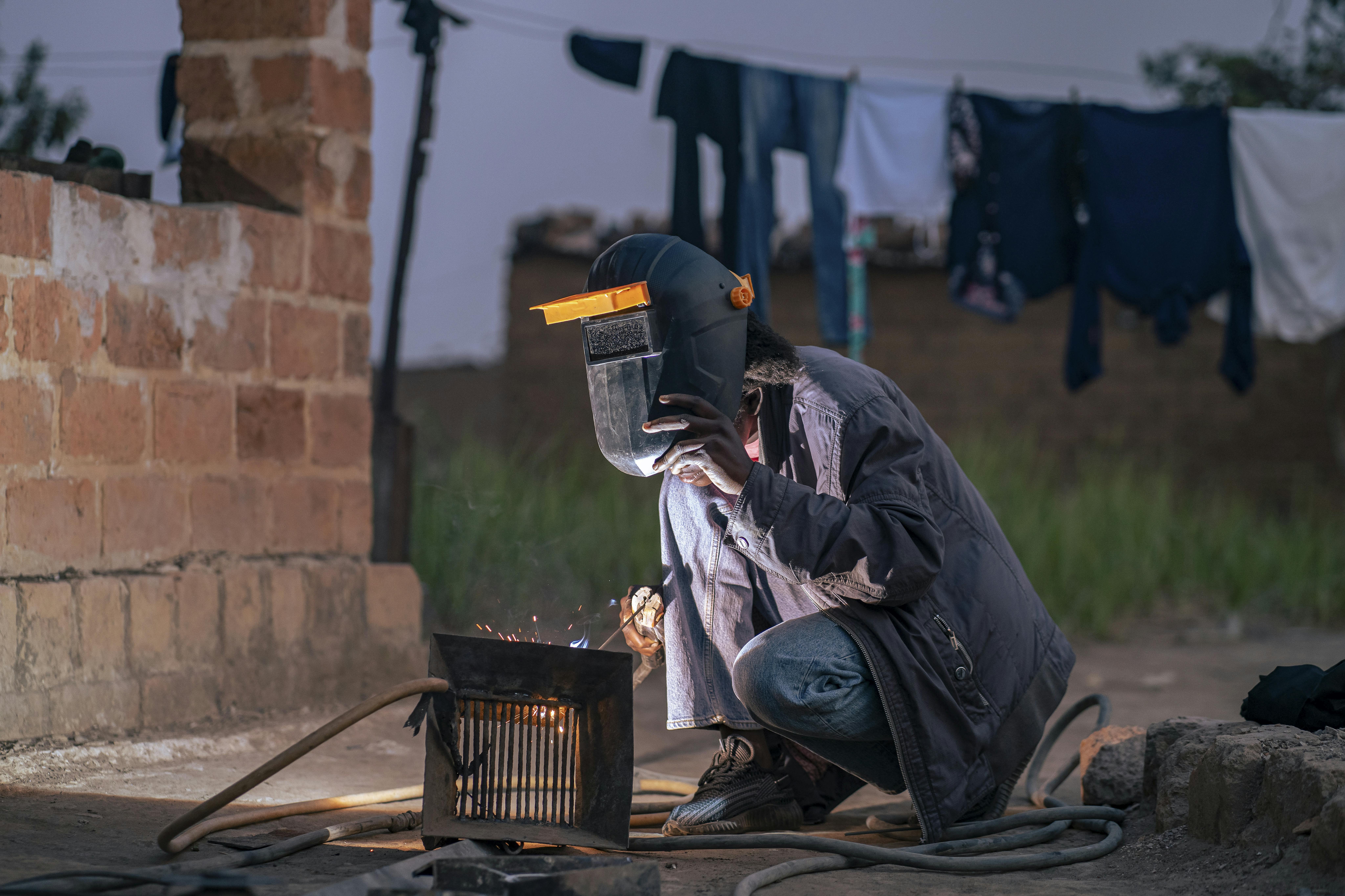 Astride, attraverso la saldatura è diventata indipendente. Siamo in Repubblica Democratica el Congo