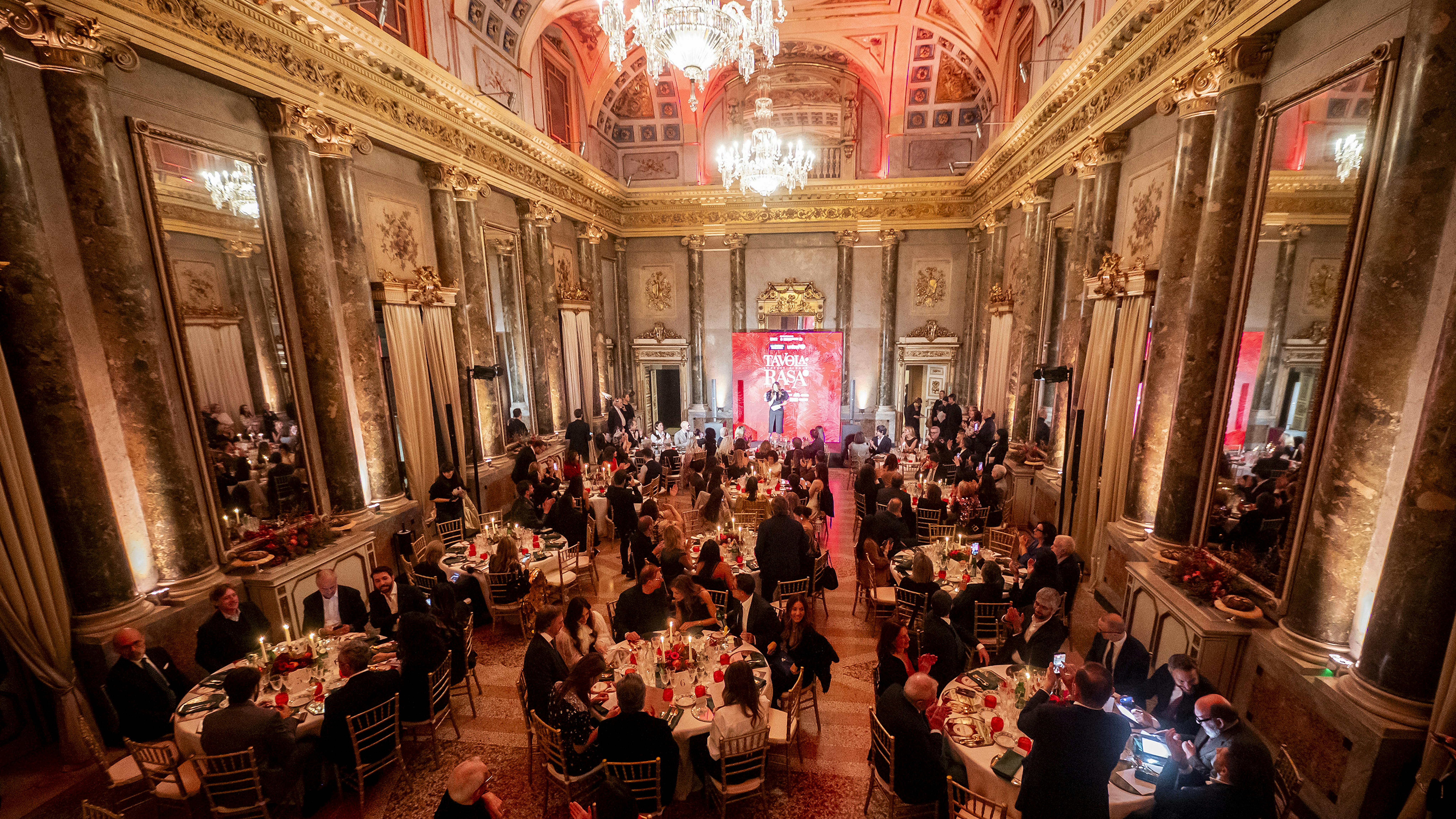 La sala del palazzo Serbelloni dove si è svolta la quarta edizione di Tavola Rasa