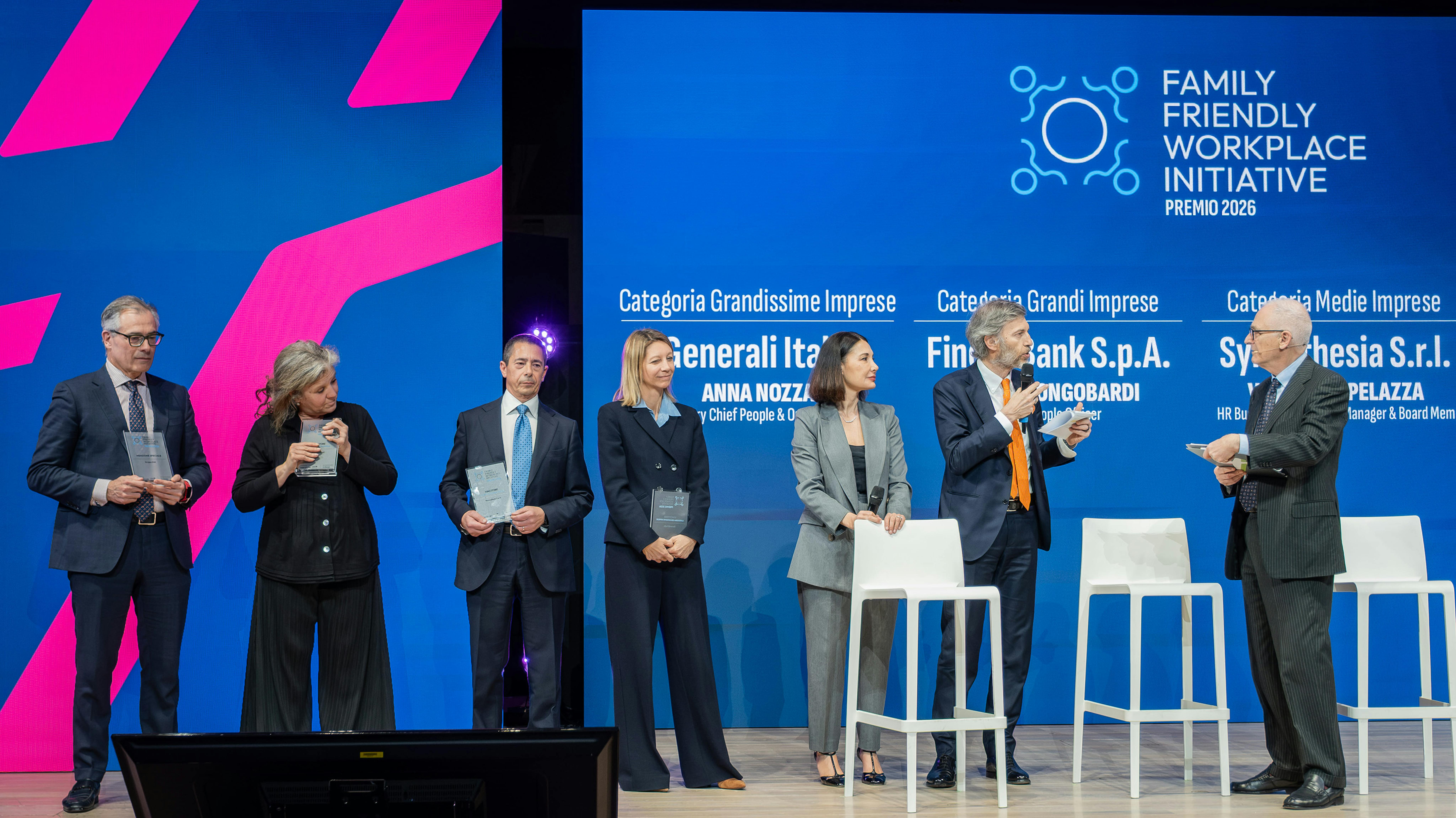 Mauro Ghilardi, Chief HR Officer A2A, Valentina Pelazza, HR Business Partner, HR Manager & Board Member, Synestesia, Marco Longobardi, Chief People Officer - per FinecoBank, Anna Nozza, Country Chief People & Organization,  Generali Italia; Francesco Perrini Associate Dean for Sustainability e Dean’s delegate for Diversity, Equity and Inclusion di SDA Bocconi School of Management ; Stefania Radoccia, Vicepresidente UNICEF Italia, Avvocato e Managing Partner, BIP Tax & Law e Daniele Manca, Vice Direttore del Corriere della Sera.