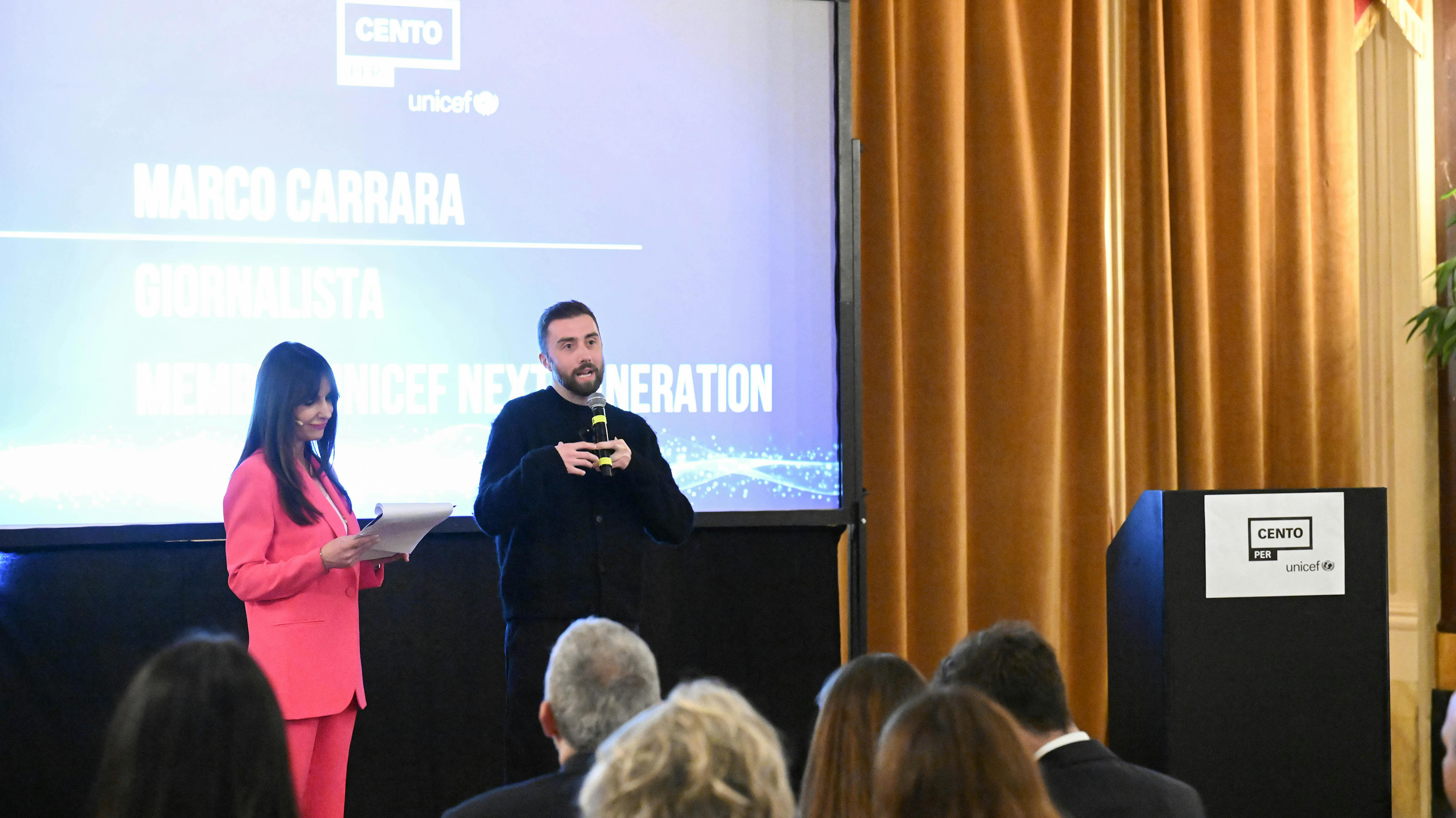 Marco Carrara, giornalista e nextgen member con la presentatrice della serata, la giornalista