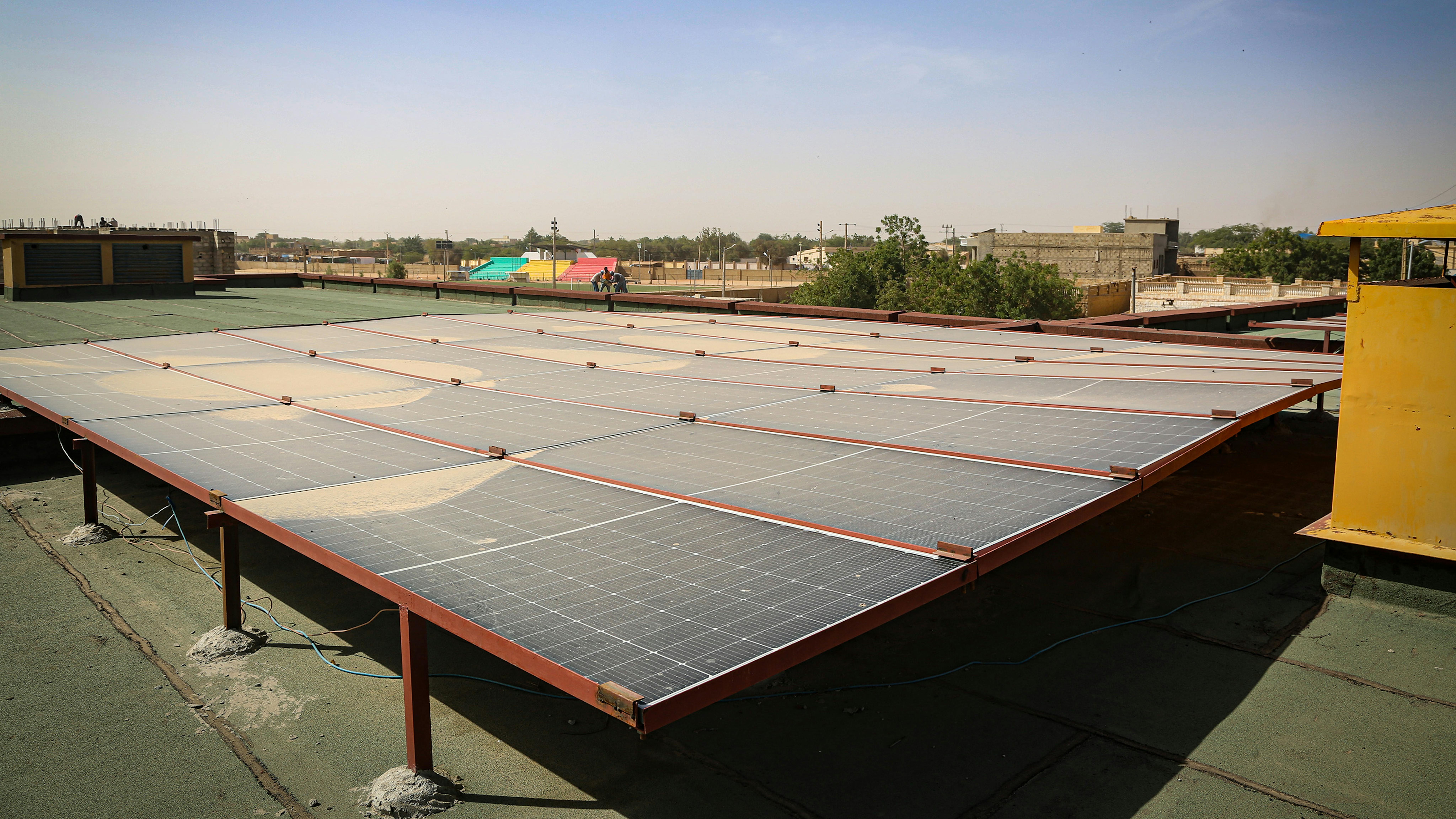 I pannelli fotovoltaici installati dall'UNICEF nell'ospedale di Timbuctù: questo significa una fornitura elettrica continua, giorno e notte per mantenere le apparecchiature mediche attive