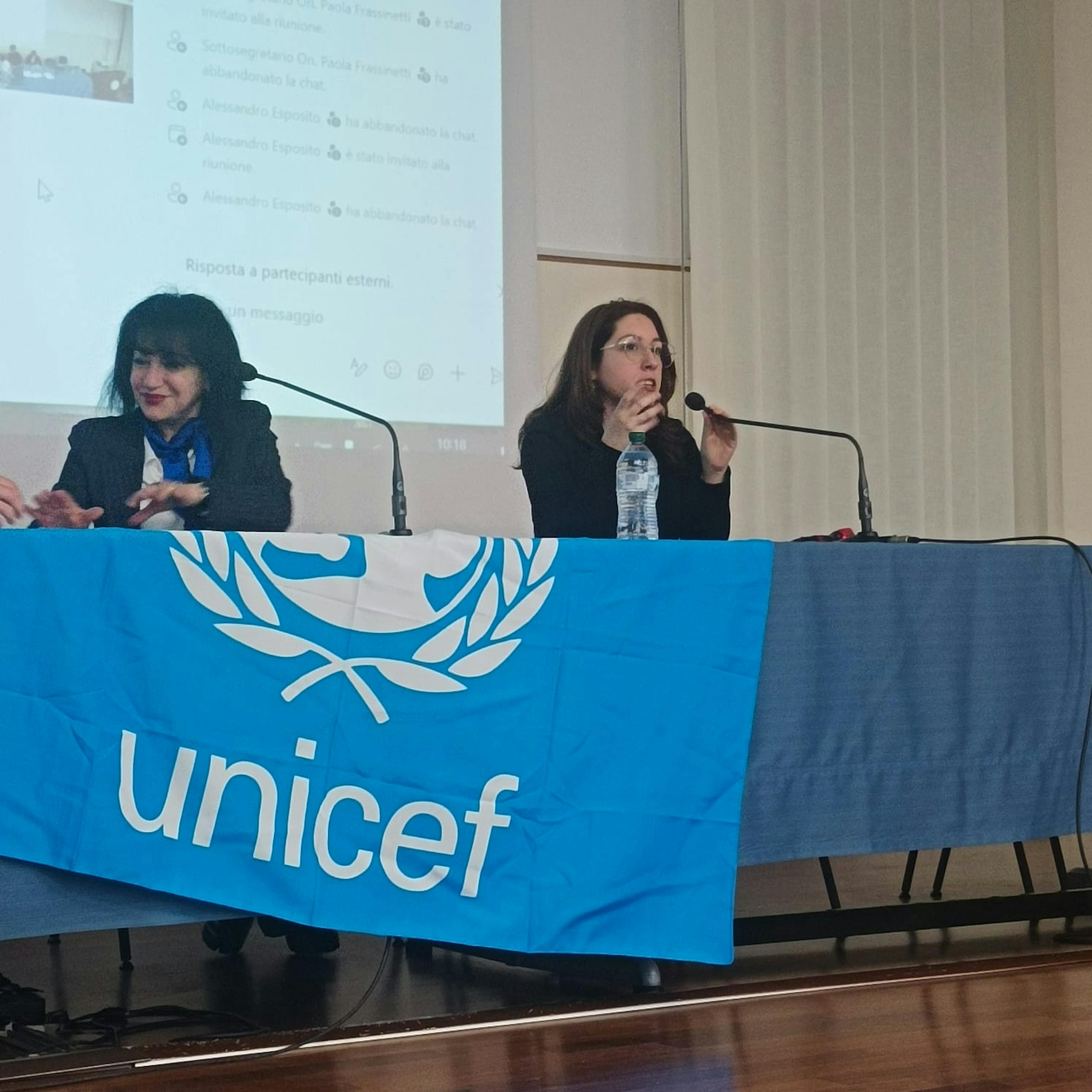 La presidente al tavolo dei relatori