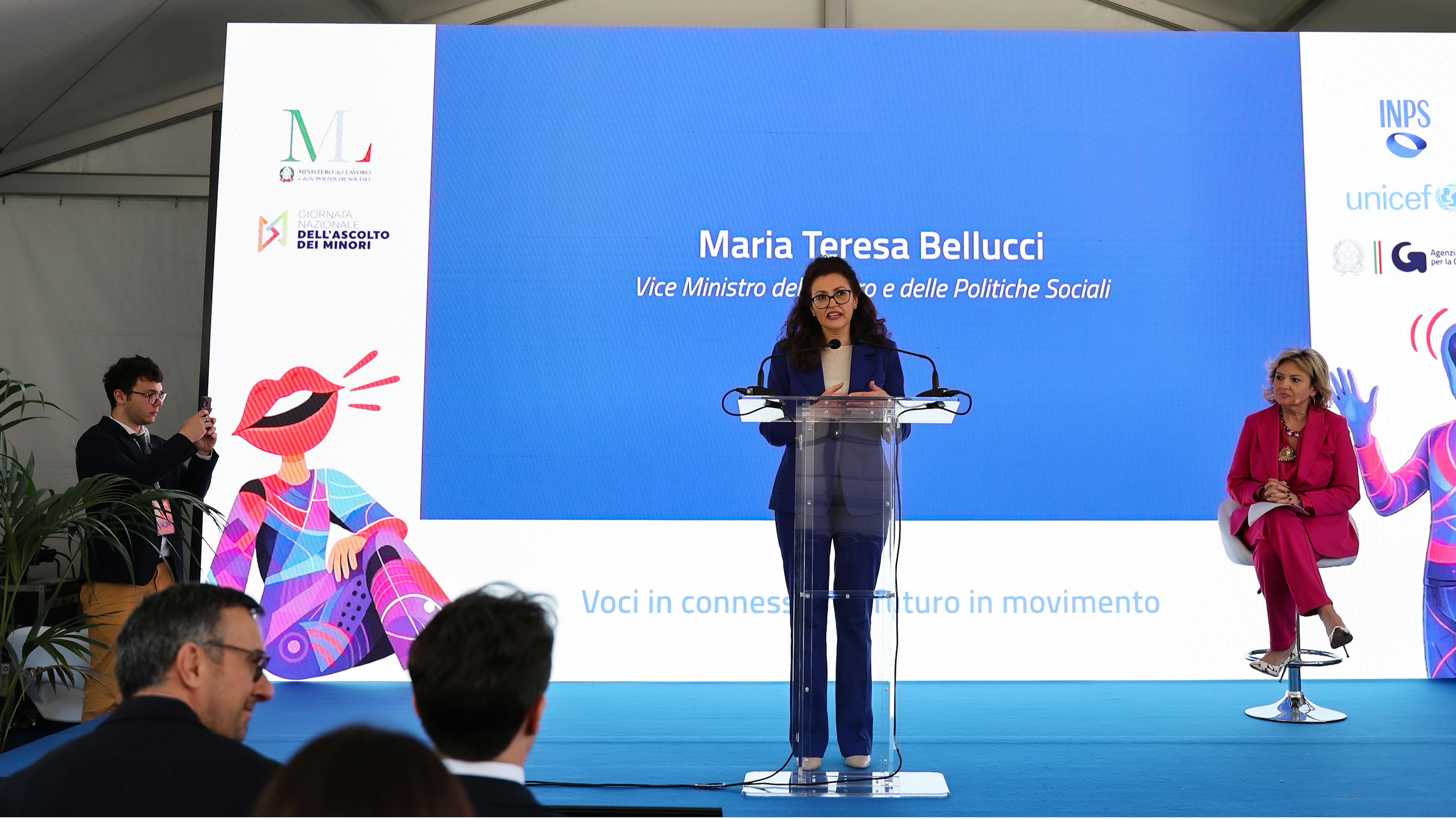 Al centro Maria Teresa Bellucci, vice Ministro del Lavoro e delle Politiche Sociali e  a destra Monica Setta, giornalista e moderatrice dell'evento - © INPS