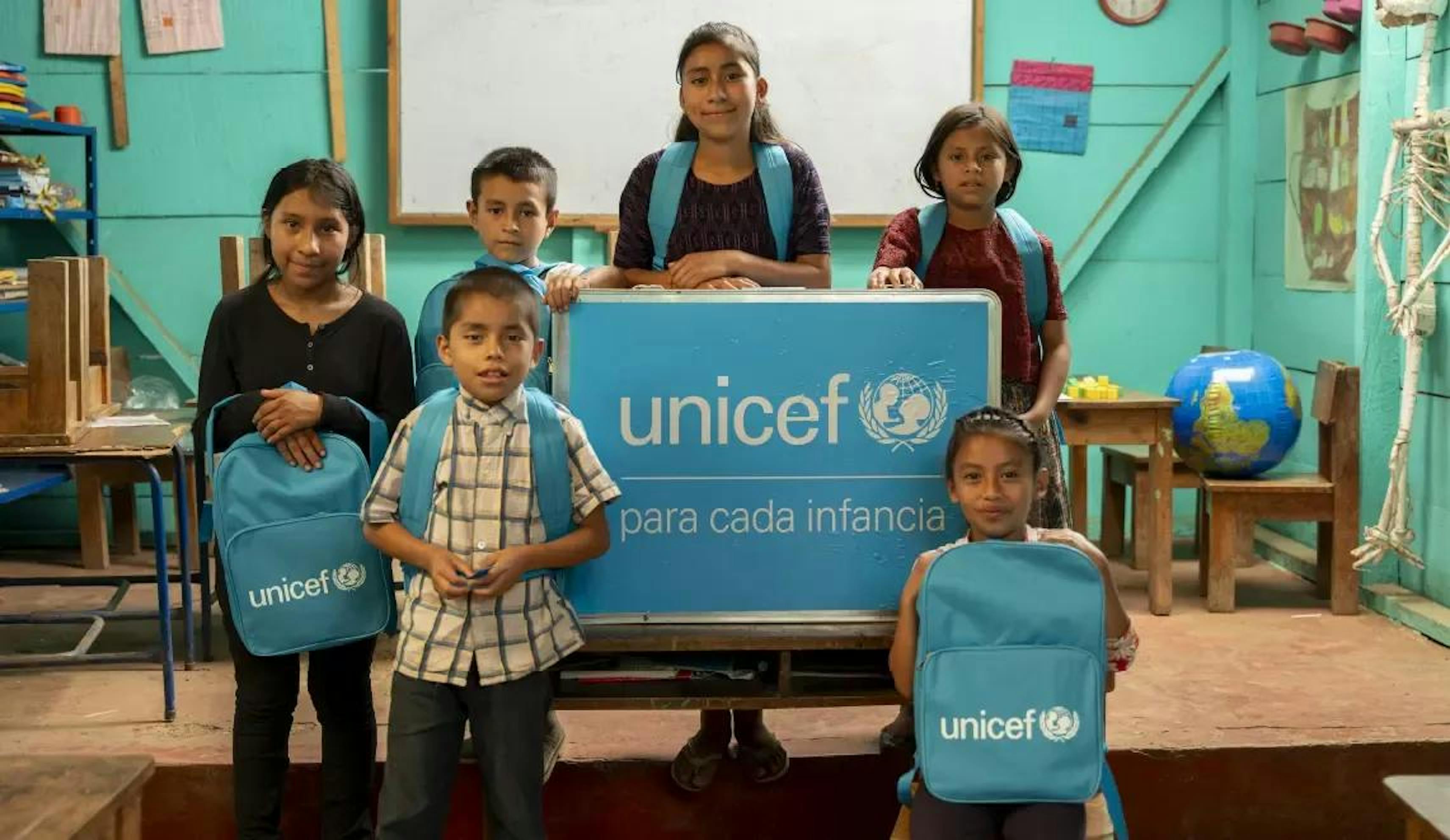 Foto delle bambine a scuola