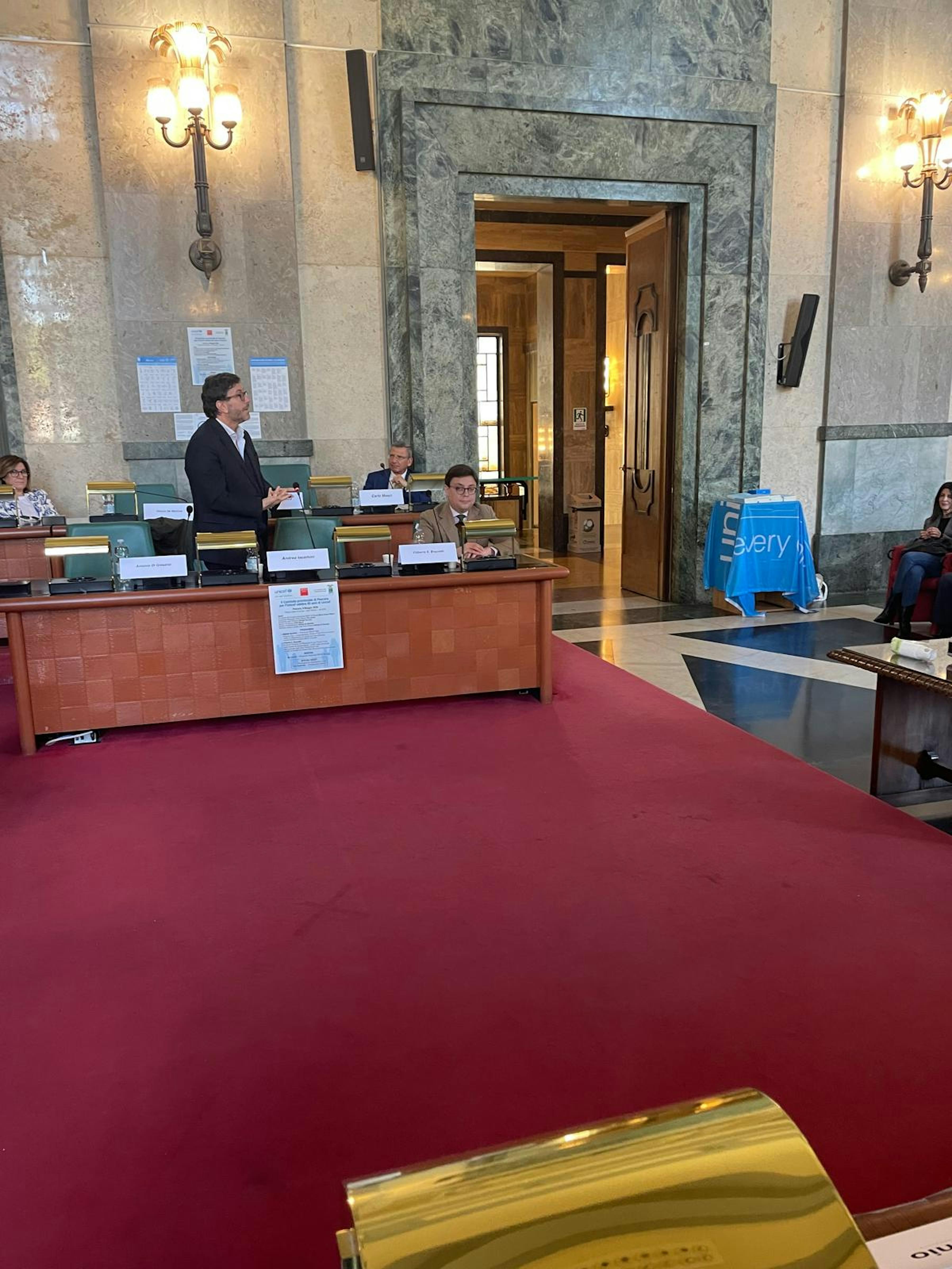 Il portavoce Unicef presenta il suo libro"La forza sia con te"