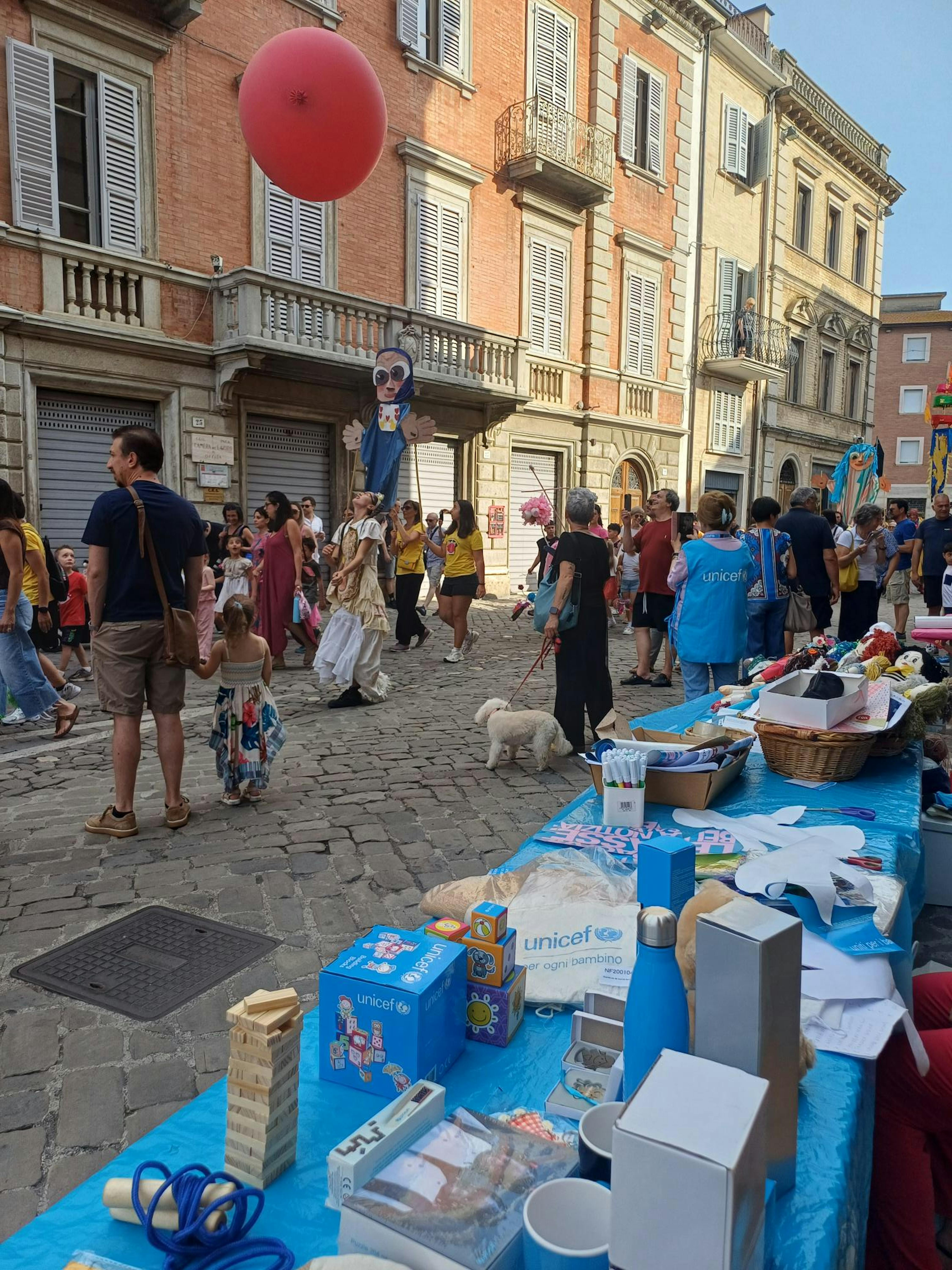 Con il teatro di strada ad Offidia