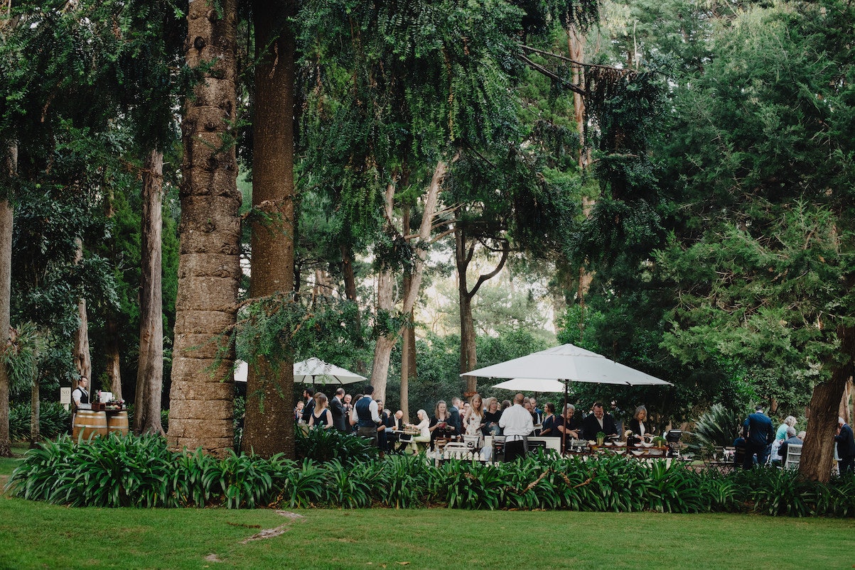  Wedding garden Party with white umbrellas and cooking station