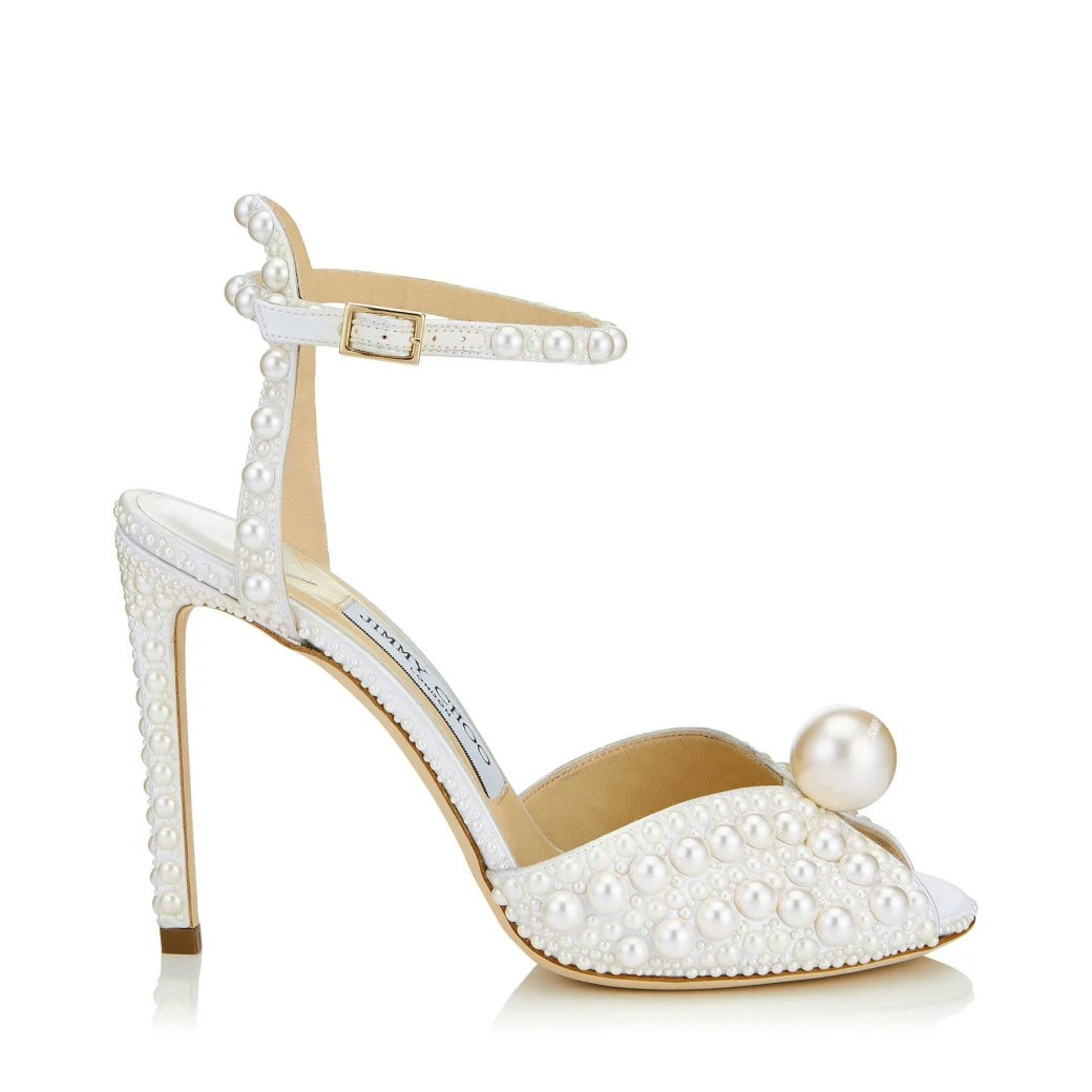 Wedding shoe with pearl bauble 