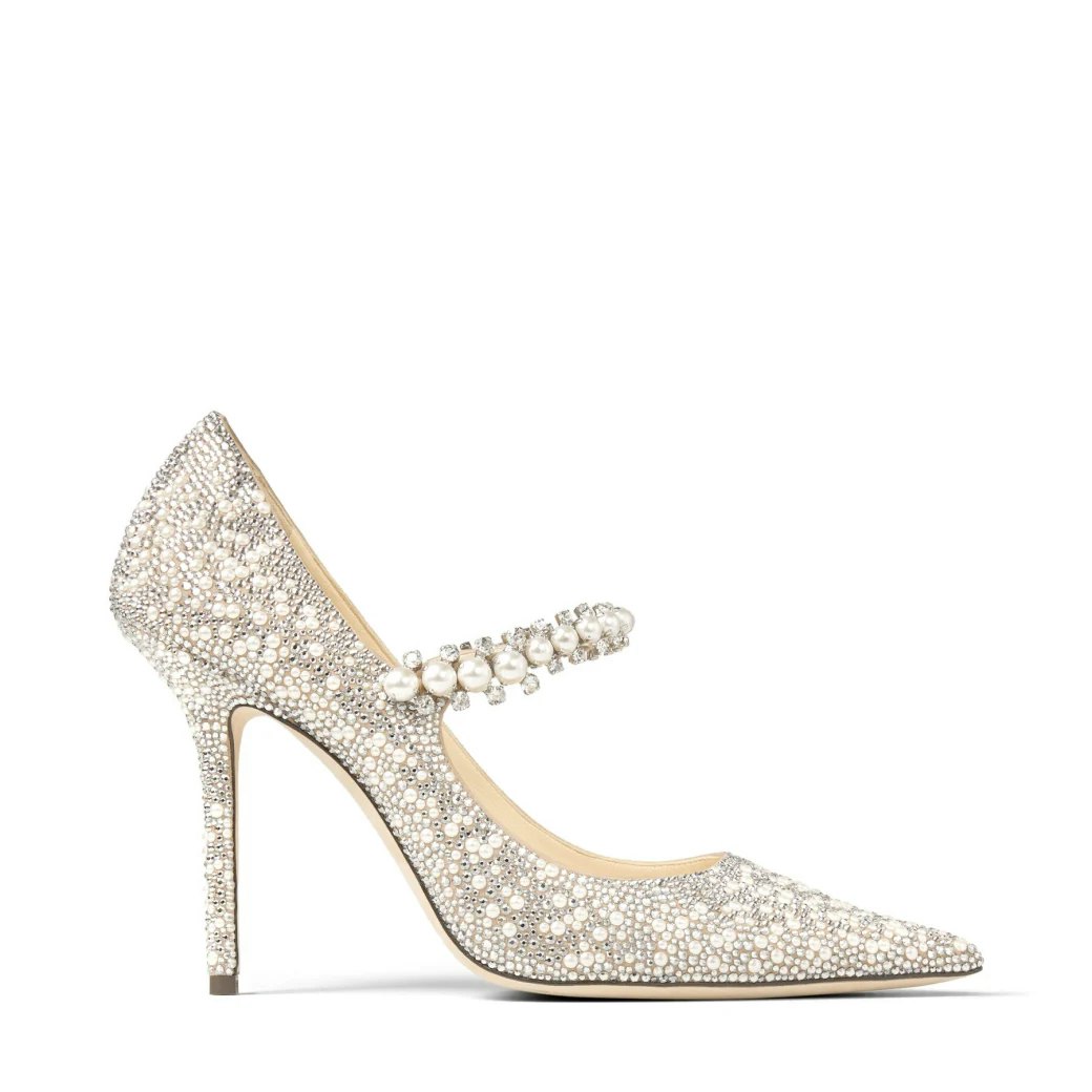 Bridal shoe with pearls and glitter 