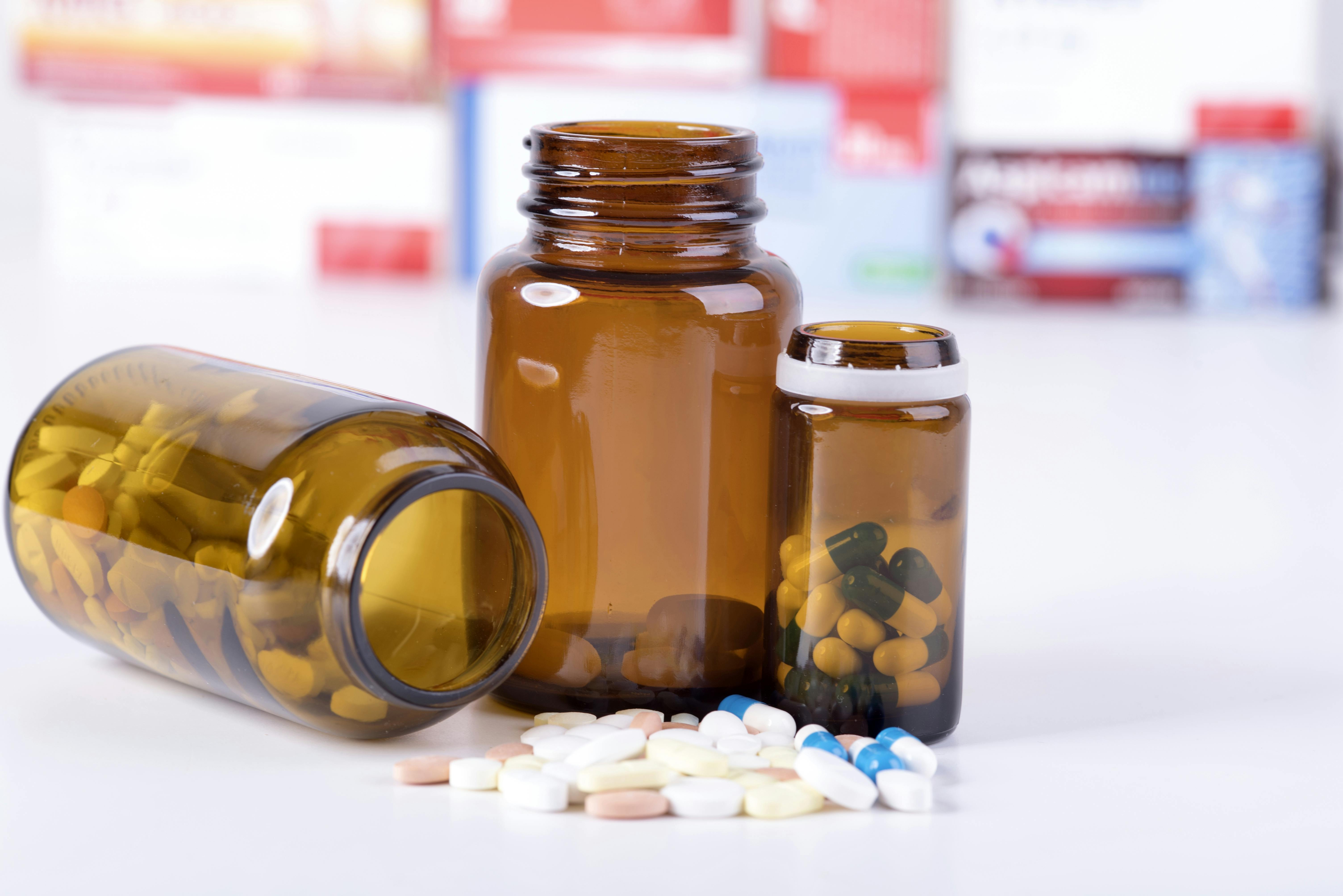 GLP-1 in Los Angeles pills and bottle.