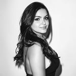 Ariel Winter Talks Breast Reduction