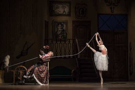 Ballet NT - The Wayward Daughter | Alina Nanu, Alexandre Katsapov - photo: Martin Divíšek