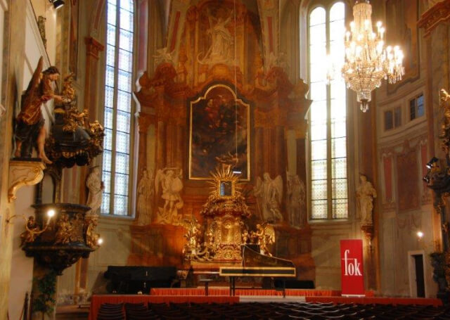 Kostel sv. Šimona a Judy - interiér - Praha - koncertní sál - Colosseum ticket - Online prodej vstupenek na koncerty klasické hudby 2