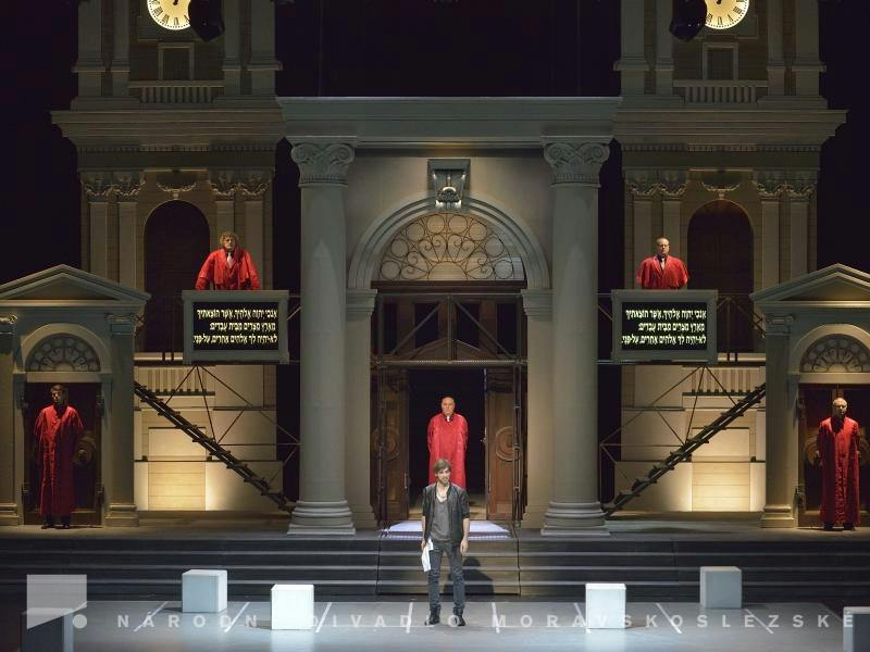 Scéna z ostravské inscenace Jesus Christ Superstar
