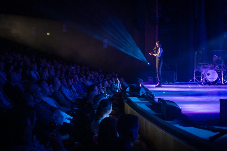 Můj Vzor, Božský Karel