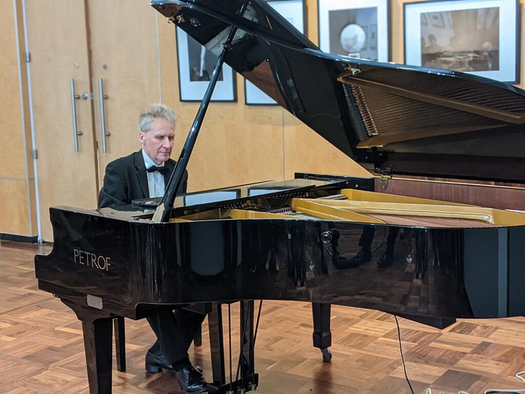 Klavírní recitál: Tomáš Víšek