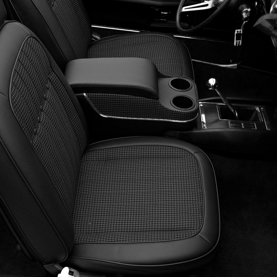 69カマロ　センターコンソール 1967-69 1ST GEN CAMARO FIBERGLASS CONSOLE