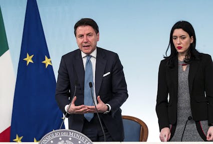 Schwächt Covid-19 Italiens Regionen? Die Frage ist, ob die krisenbedingte Zentralisierung sich verfestigt.
