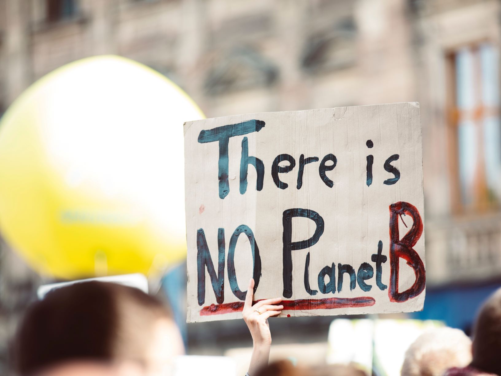 There’s a climate emergency! A bit more than a warning, a bit less than a fully-fledged commitment