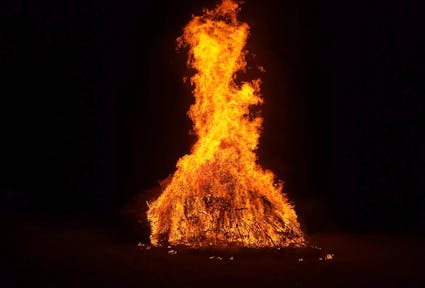 I falò della libertà nelle valli valdesi: festa civile per ripensare la cittadinanza