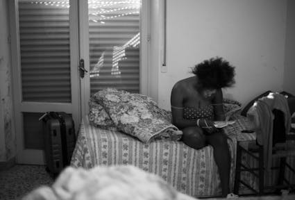 Explorations of Resilience and Intersectional Discrimination: Visual art-based research with young women with refugee experience