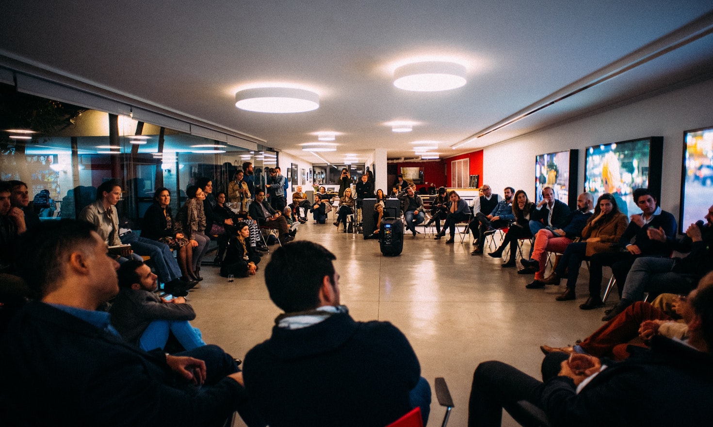 Deconstructing the "débat public"?