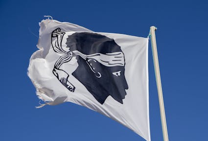 New prospects for the autonomy of Corsica: between legalist nationalism and armed nationalism