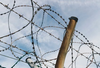 Sotto la Superficie: Riflessioni sulle Politiche di Esternalizzazione delle Frontiere Europee