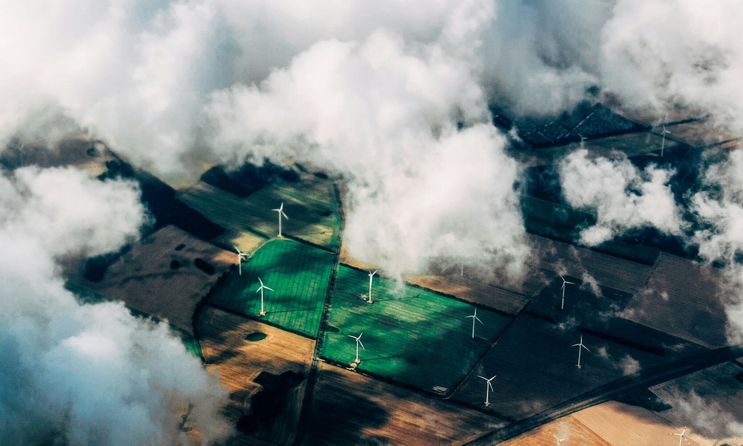 Promoting renewable energy in Italy: the role of municipalities and citizens