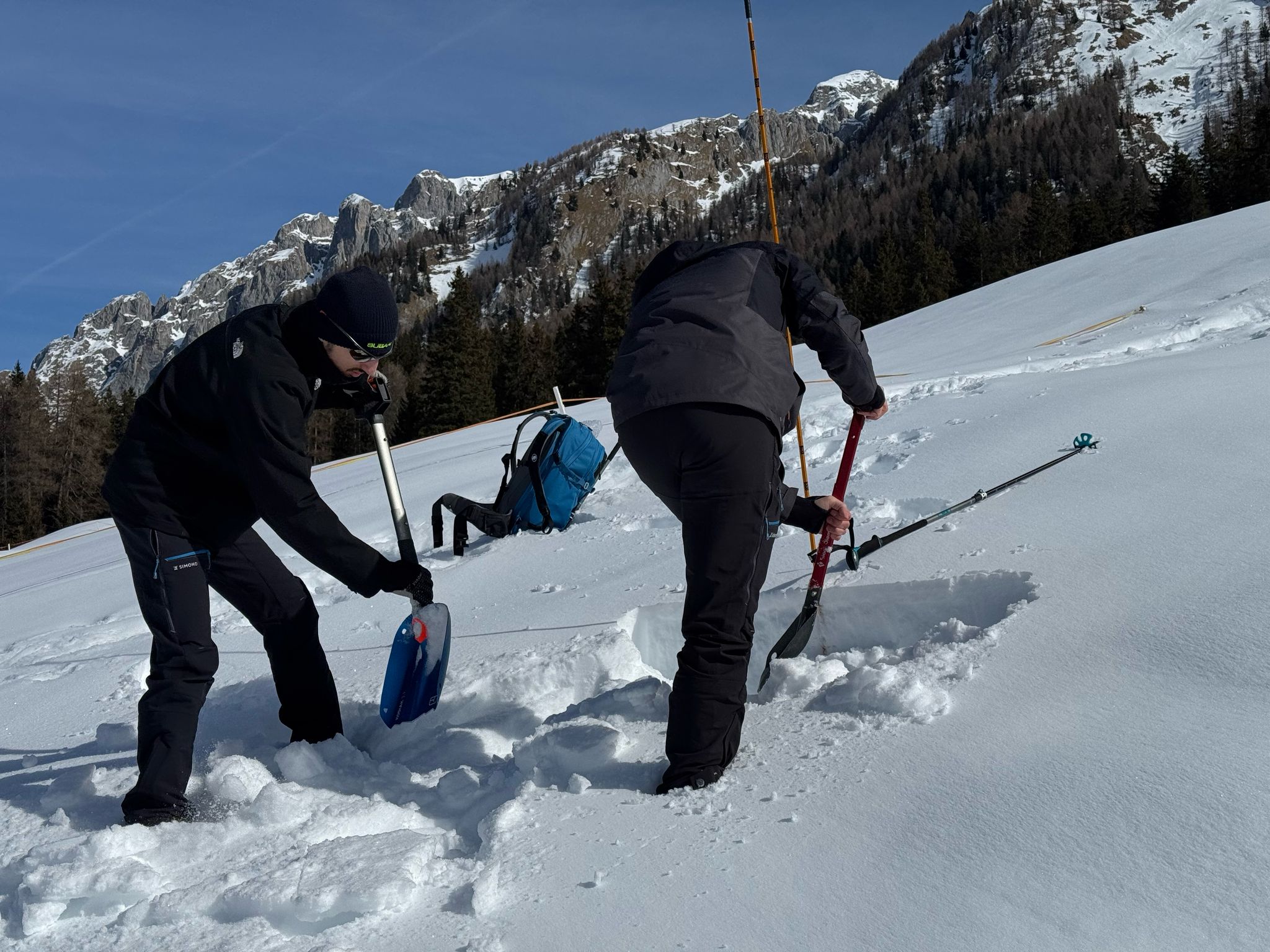 Snow Hydrology Course: Eurac, UniTrento and Prof. Gleason in the field