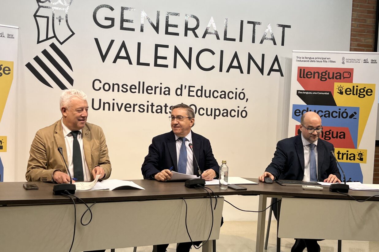 Valencian families demand to continue educating their children in Catalan at school