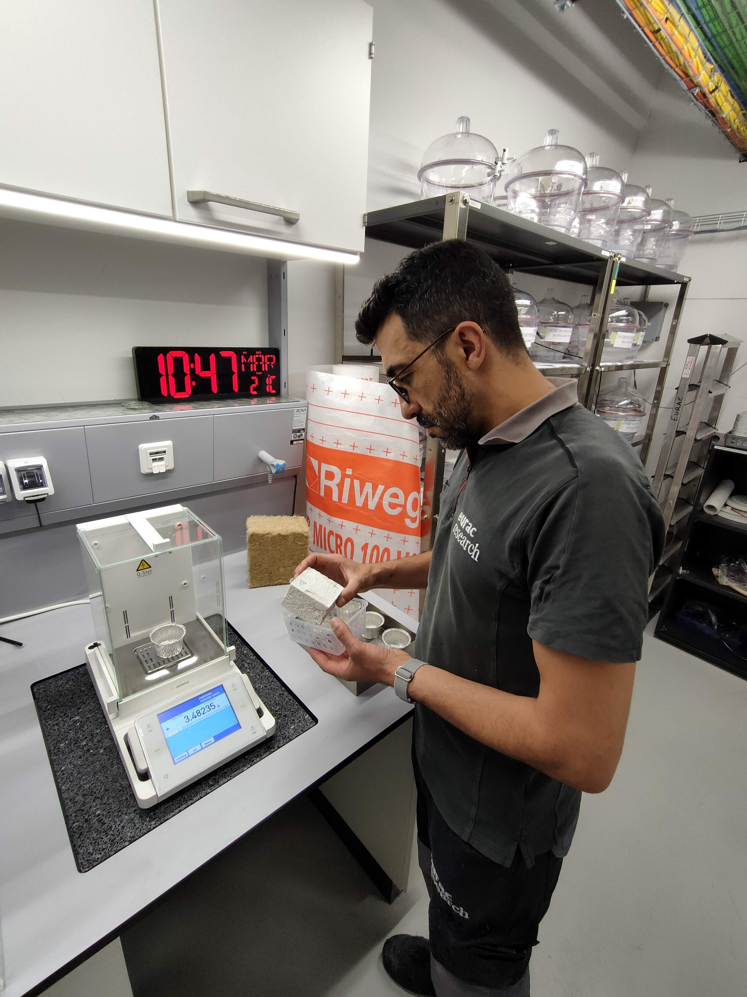 New tests for innovative internal insulation solutions