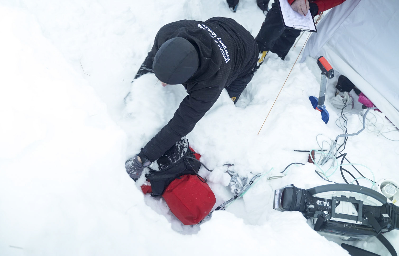 Avalanches: user-carried safety device increases survival time fivefold