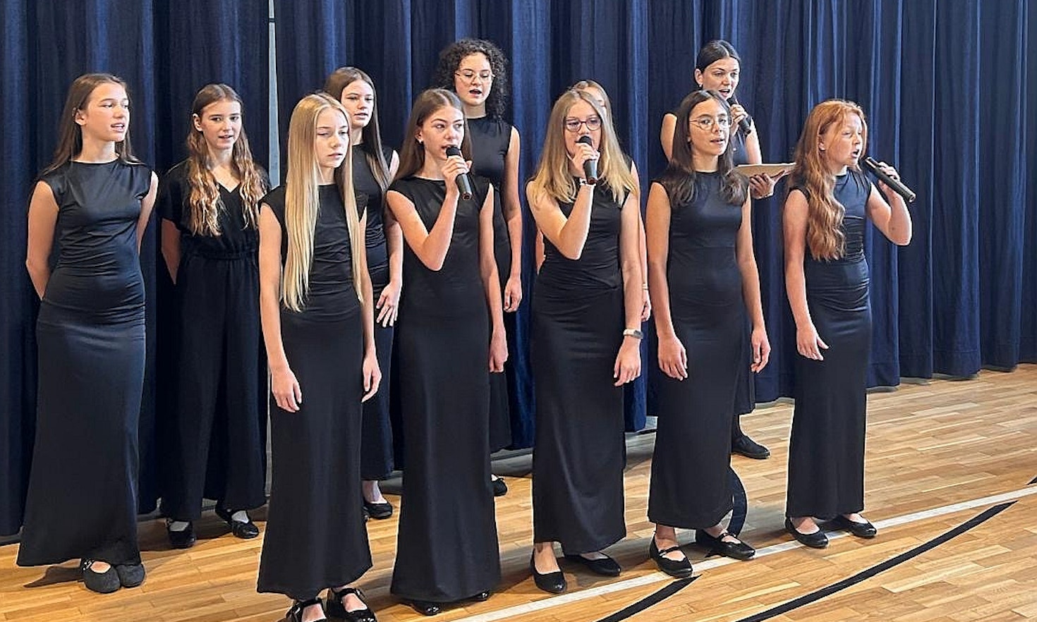 The nightingales and their desire for peace