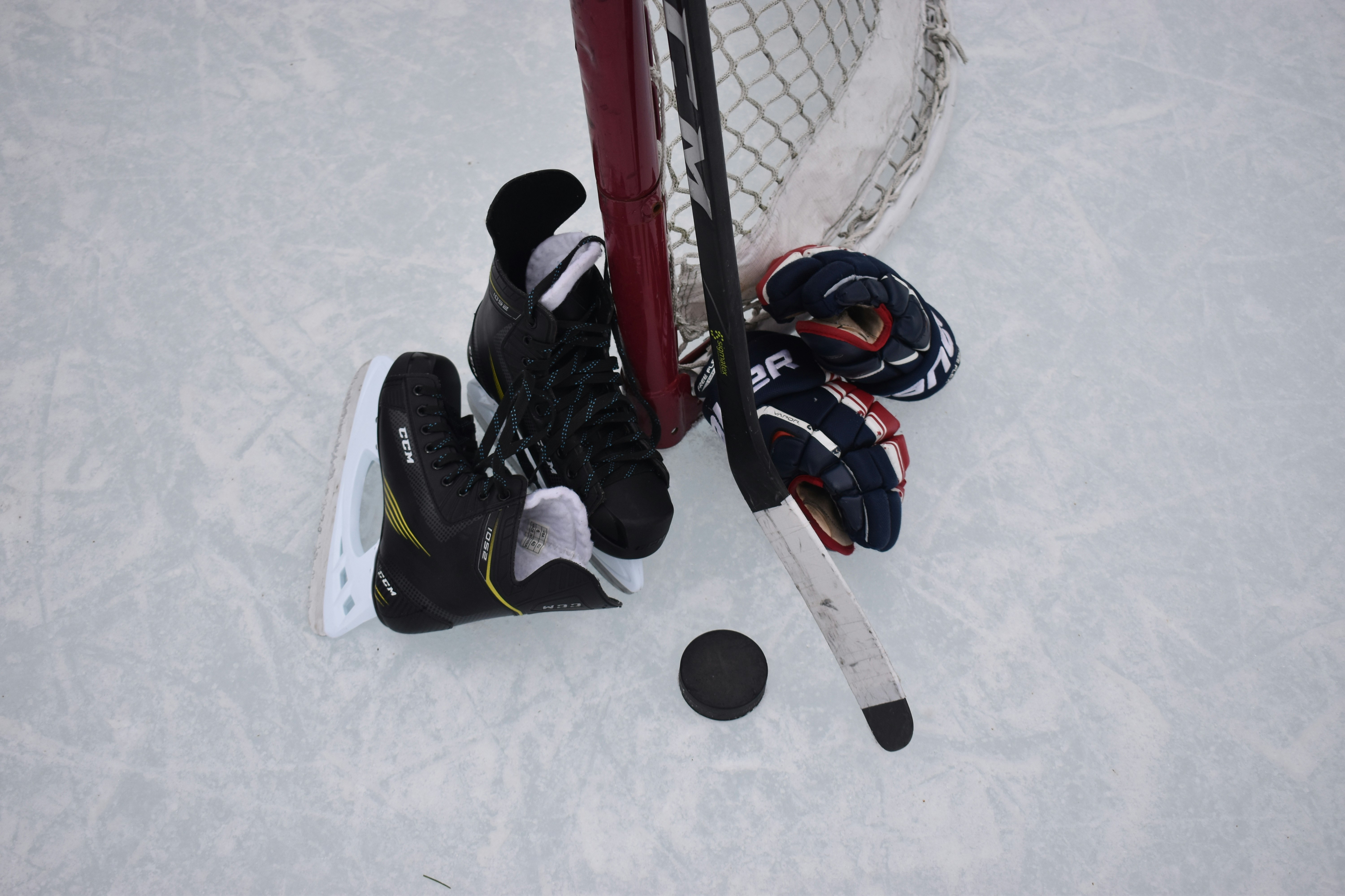 Thin ice – When queer representation breaks through men’s sports