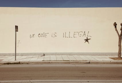 Spagna: regolarizzare per non cambiare. Svolta storica o maquillage politico?
