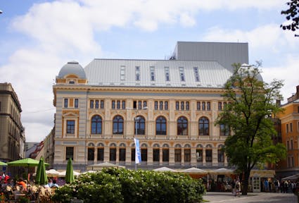 Beyond the stage: Latvia's new debate on language and public communication