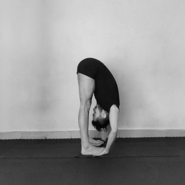 padahastasana