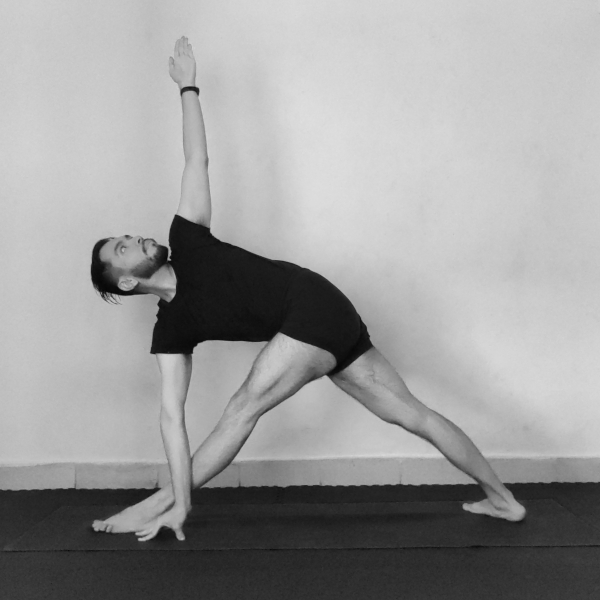 parivrtta-trikonasana
