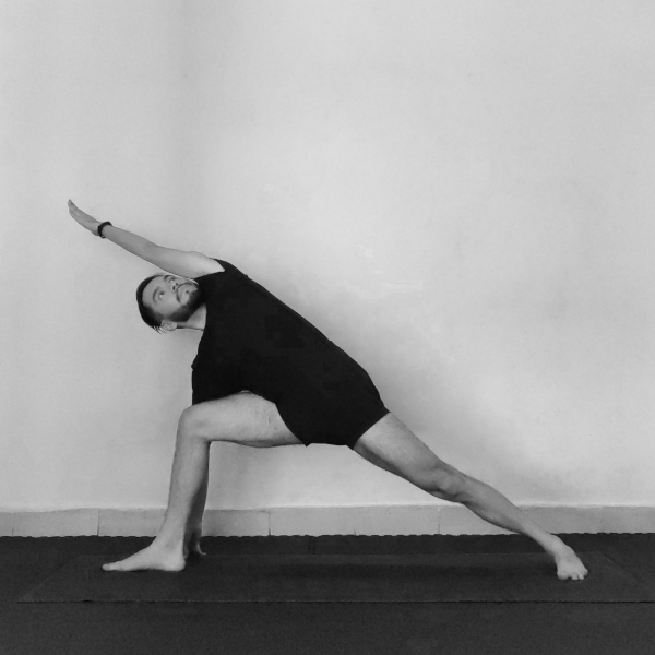 parsvakonasana