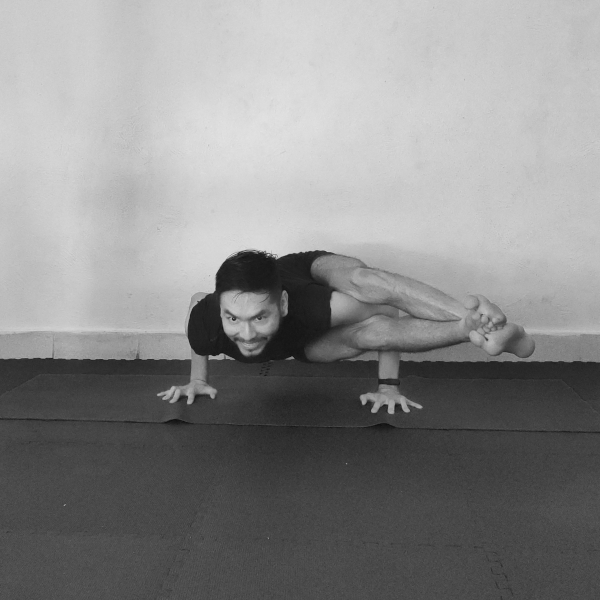 astavakrasana