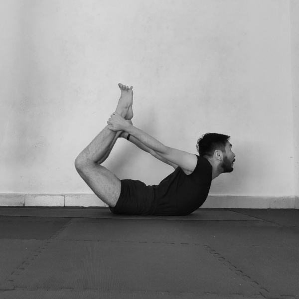dhanurasana