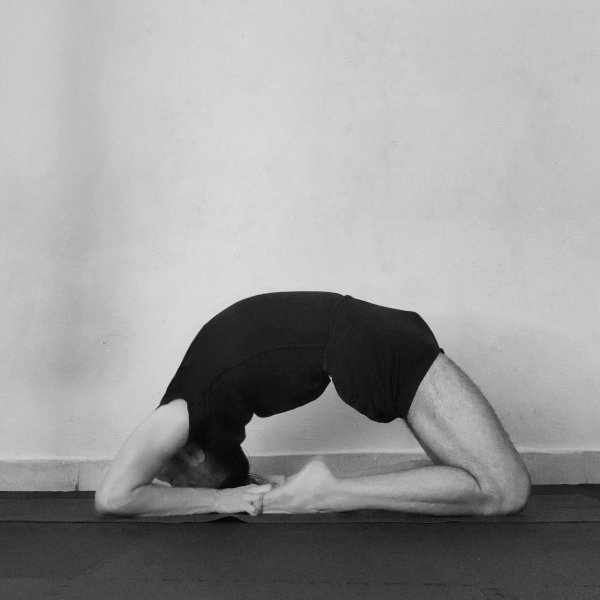 kapotasana
