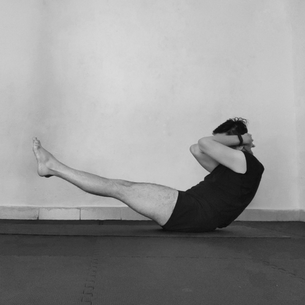 ardha-navasana