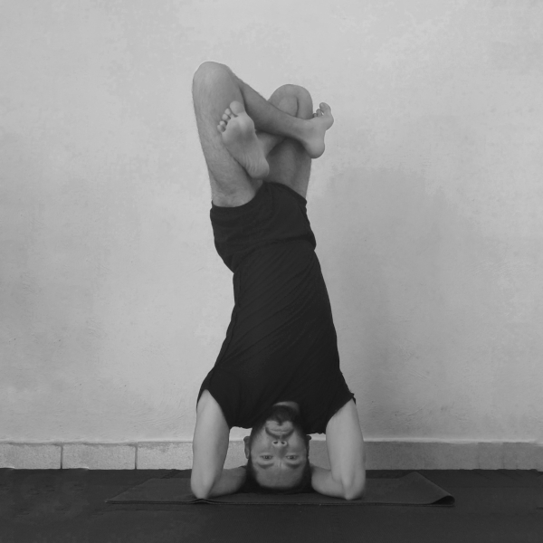 parsva-urdhva-padmasana-sirsasana