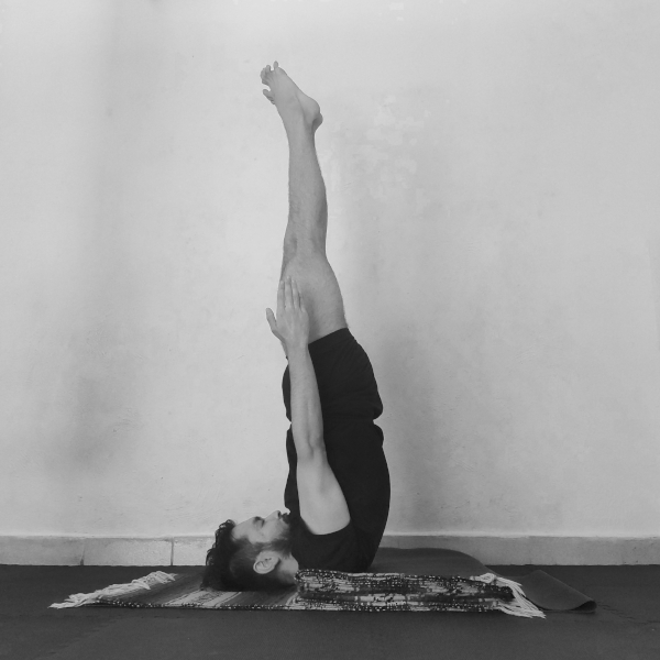 niralamba-sarvangasana