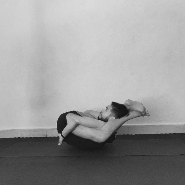 yoganidrasana