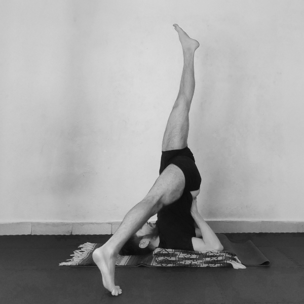 parsva-eka-pada-sarvangasana