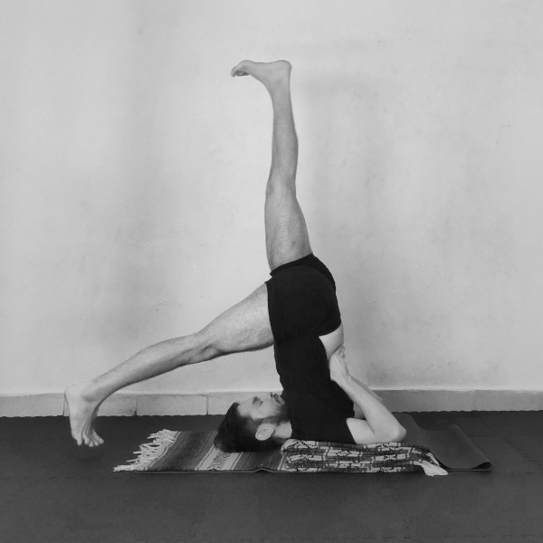 eka-pada-sarvangasana