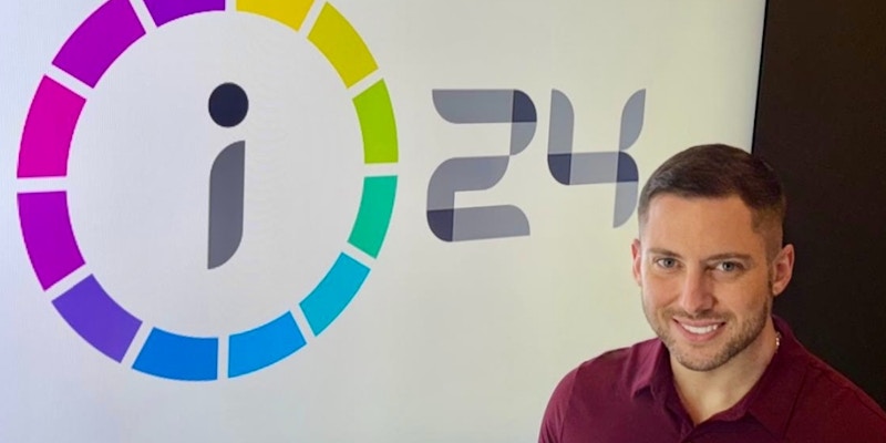 How MoonClerk Helped Improve i24 Group’s Client Retention By 35% And Reducing Training Time By 70%